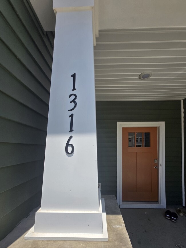 1316 Maplesmith Wy