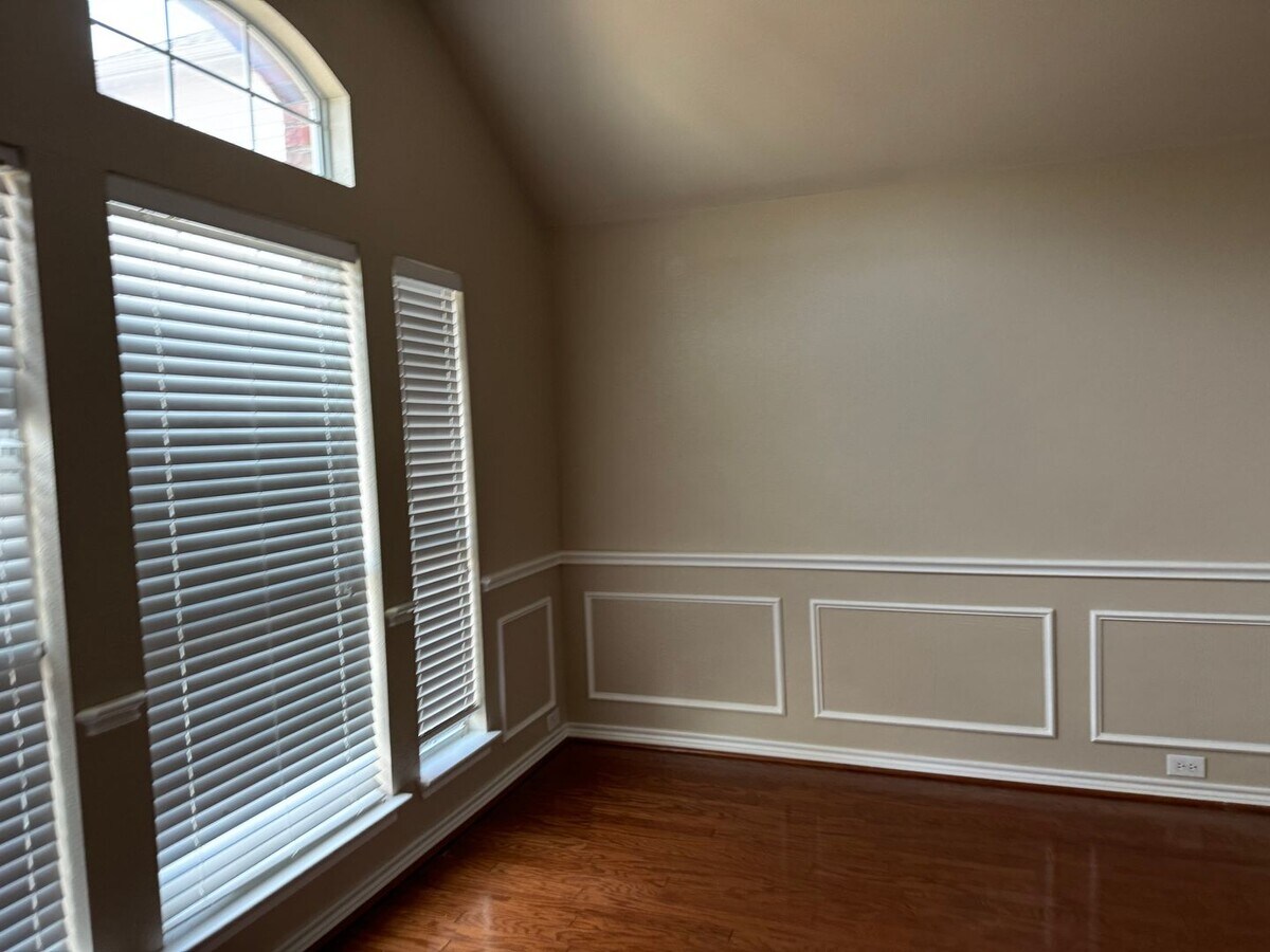 Photo - House for Rent in Grand Priarie