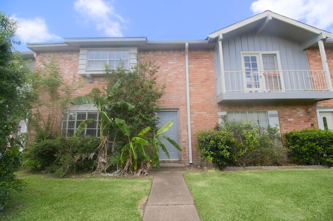 Building Photo - 6393 S Briar Bayou Dr