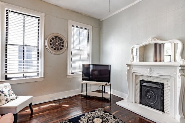 Photo - 57 N Ann St Unit ID1043455P