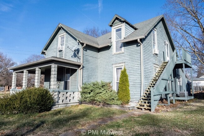 Photo - Charming 1-Bedroom Duplex with Modern Amenities in Mooresville!