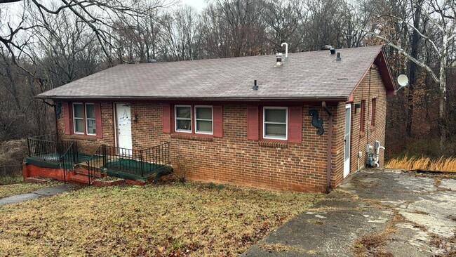 Building Photo - 305 N Franklin St Rental