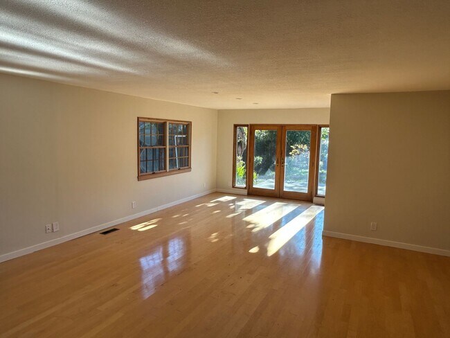 Photo - Charming Home For Rent -761 Nash Ave, Menlo Park- Great neighborhood!
