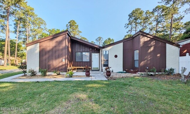 Building Photo - 2511 Whispering Woods Blvd Rental