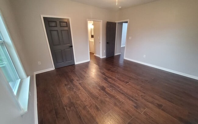 Photo - 903 N Willett St