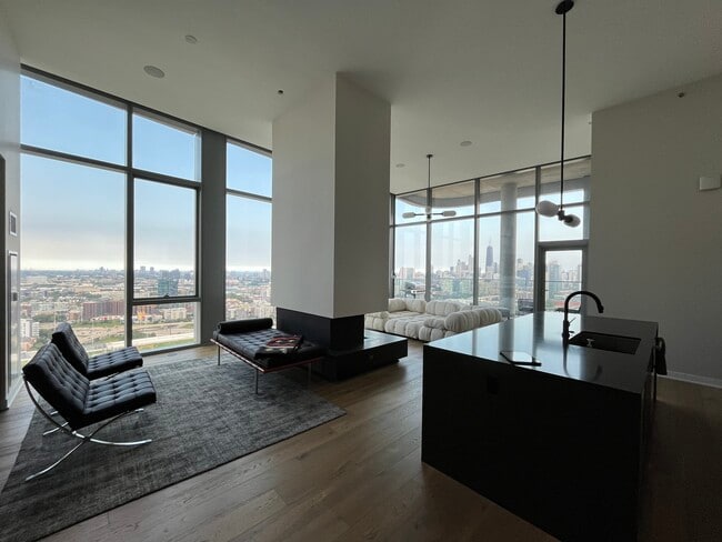 Building Photo - 1154 W Fulton Market Unit 7 Rental