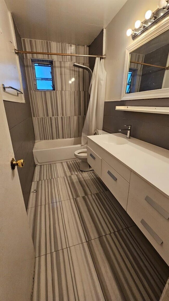Photo - 2 bedroom in Miami FL 33161