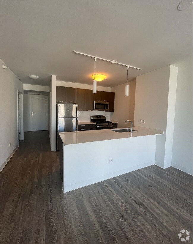 Building Photo - 667 N Wells St Unit 3011 Rental