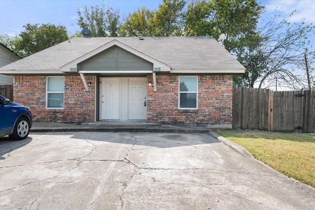 Photo - 311 Kings Way Dr Unidad E