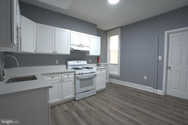 Photo - 4836 N Franklin St