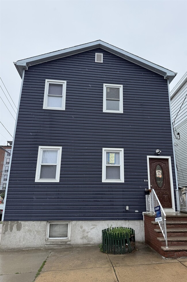 Photo - 92 E 25th St Unit 2