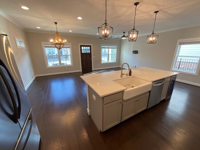 Photo - 2308 Echelon Ln