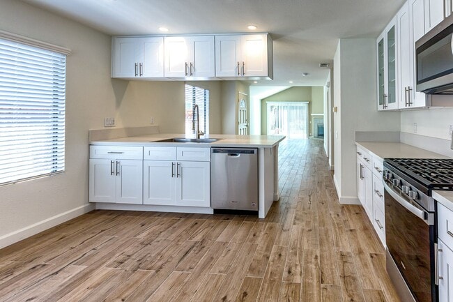 Photo - 2 bedroom home with wonderful location A MILE FROM THE BEACH