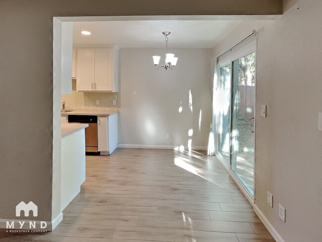 Photo - 2336 Villanova Cir Unit 6