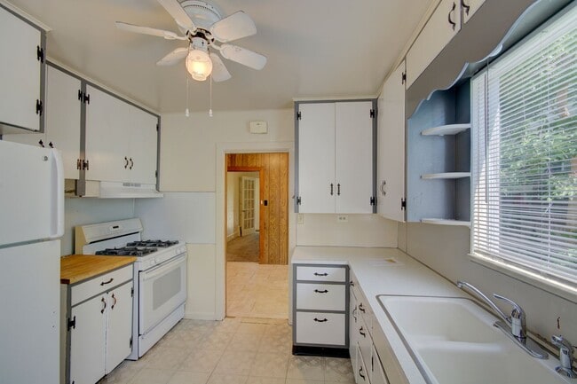 Photo - 2257 S Franklin St