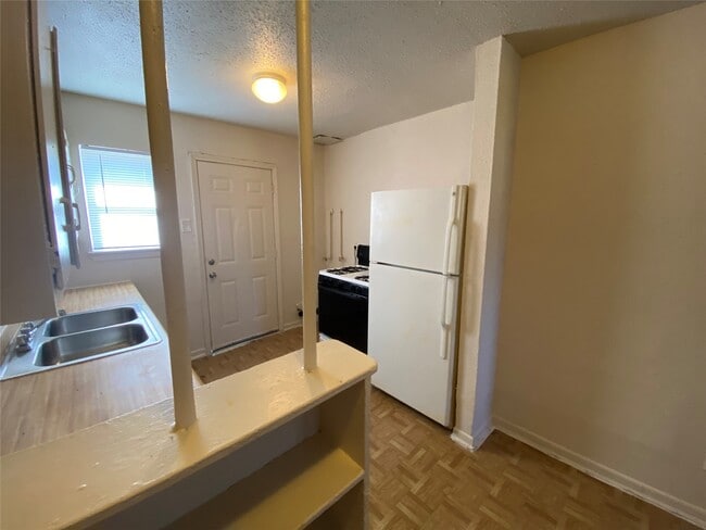 Photo - 4211 Rockingham St