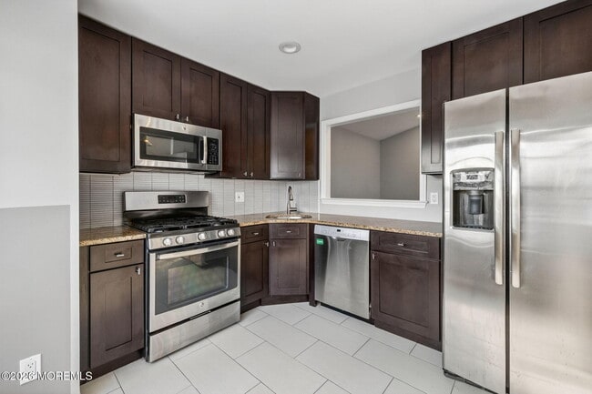 Photo - 412 Hampton Ct