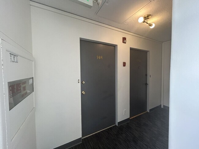 Photo - Spacious 2 Bedroom 1 Bath with Downtown View *$1000.00 Off First Month's Rent Move In Special!*