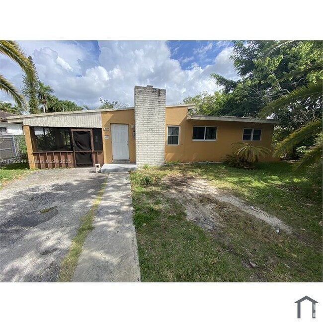Building Photo - 437 NW 9th Ct Rental