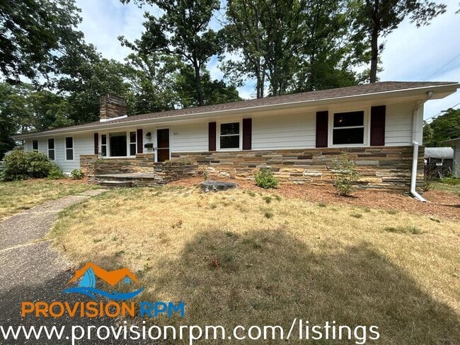 Building Photo - 802 Teakwood Dr Rental
