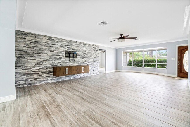 Photo - 1301 SE 14th Dr