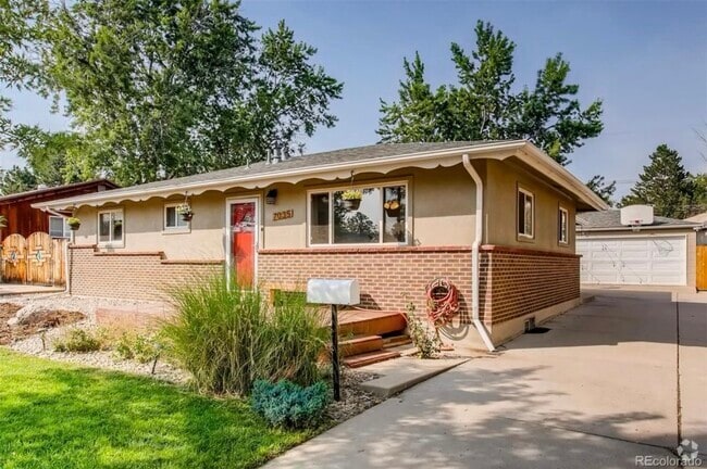 Building Photo - 7035 W Iowa Ave Rental