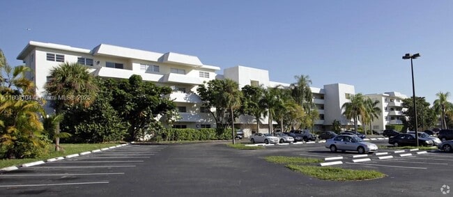Building Photo - 7410 SW 82nd St Unit K411-K411 Rental