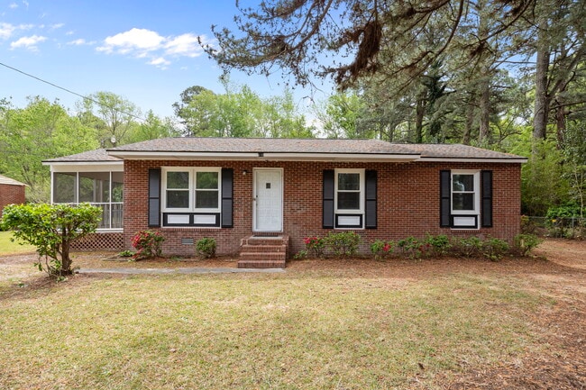 Photo - 110 Moore Rd