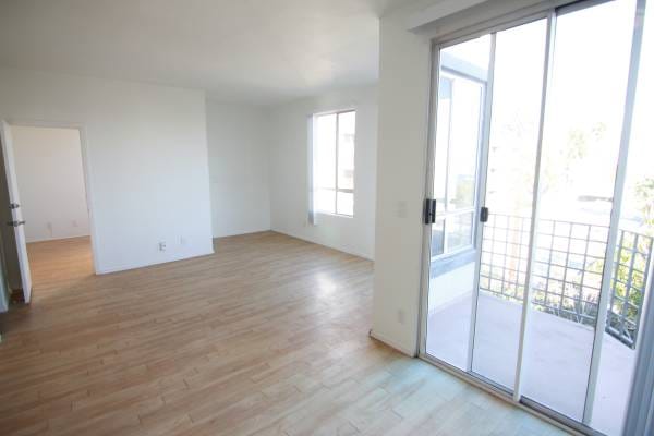 Photo - 884 Palm Ave Unidad 301