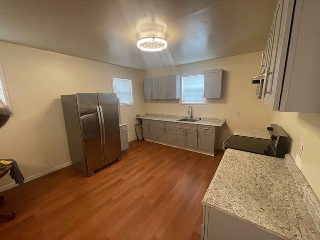 Photo - 400 N Dillard St