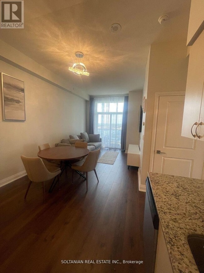 Photo - 3600 Hwy 7 W Unité 702