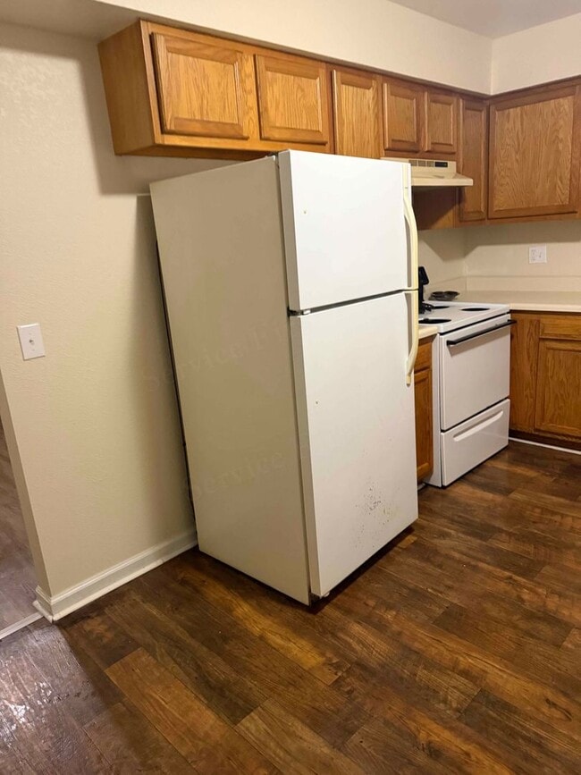 Building Photo - Montgomery Apartments Unit 18
