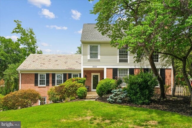 Building Photo - 1305 Key Dr