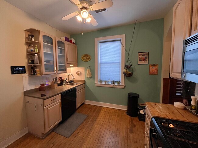 Photo - 526 W National Ave