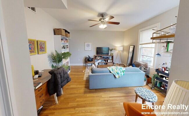Photo - 13 Pleasant St Unit 2