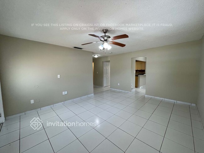 Photo - 10310 SW 4th St