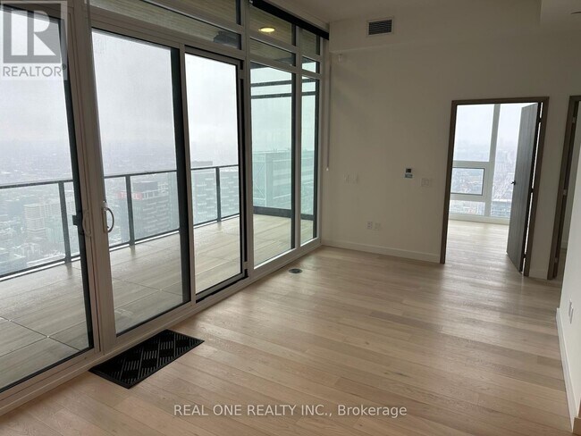 Photo - 1 Concord Cityplace Wy Unit 6905