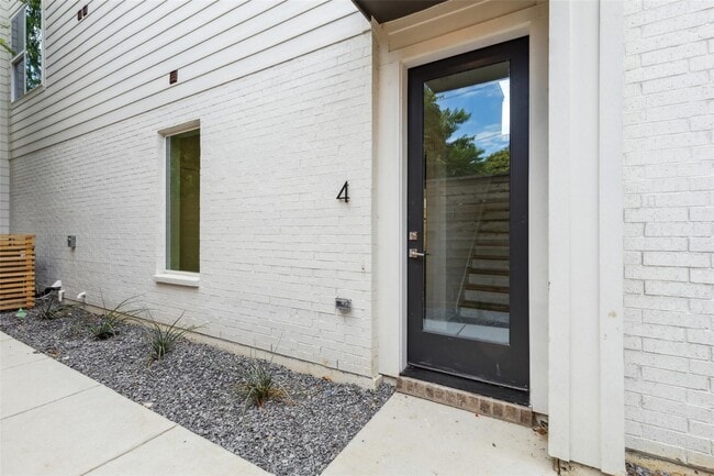 Photo - 6144 Oram St Unidad 4