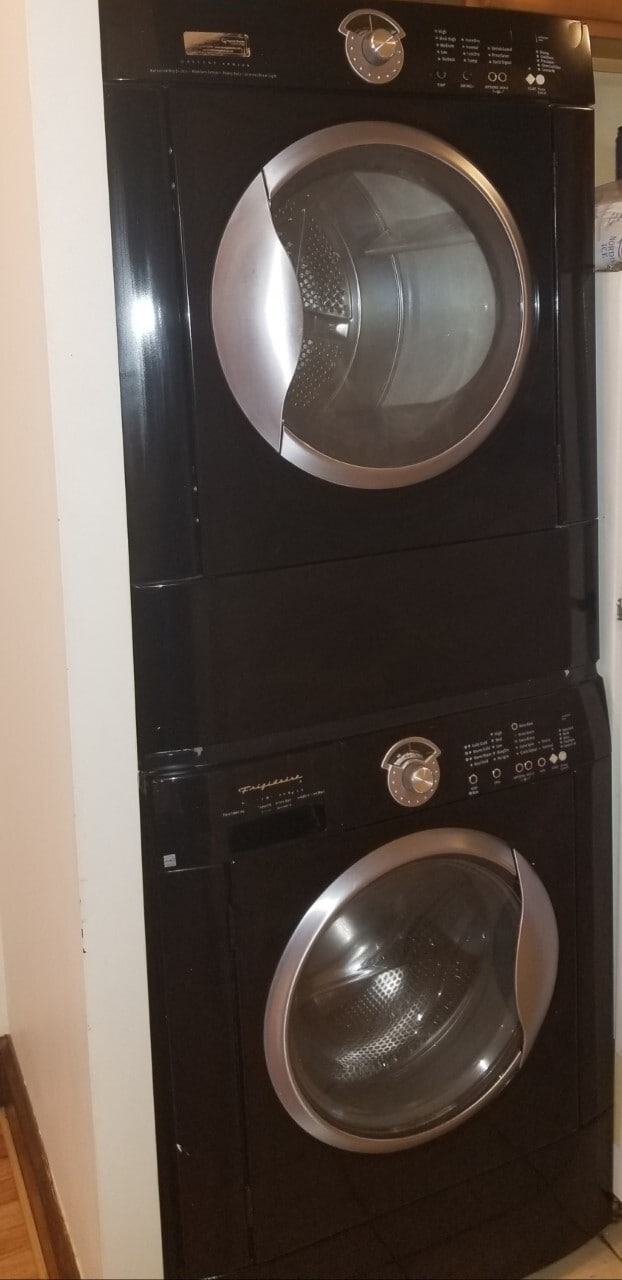 Washer/Dryer - 1826 C St SE