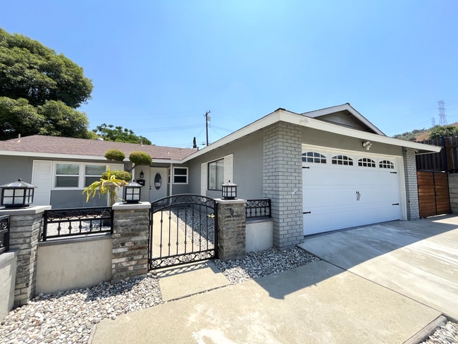Building Photo - 2730 Recinto Ave Rental