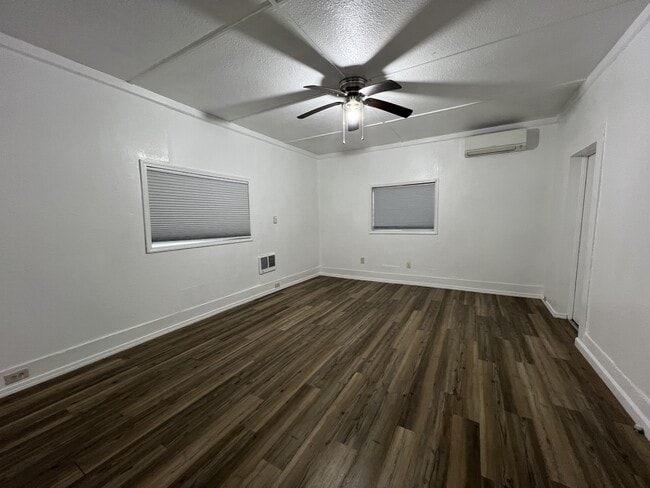 Photo - 1803 SE Salem Ave