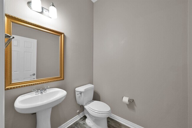 Photo - 9222 Sunlight Oak Ln