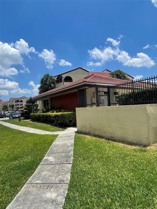 Photo - 8820 SW 123rd Ct Unit L-203