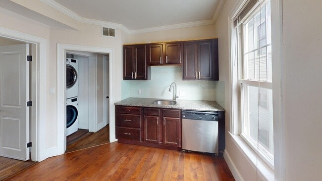Building Photo - 47 Iffley Rd Unit 2