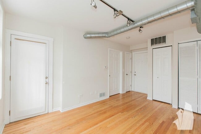 Photo - 2520 W Leland Ave Unidad A5