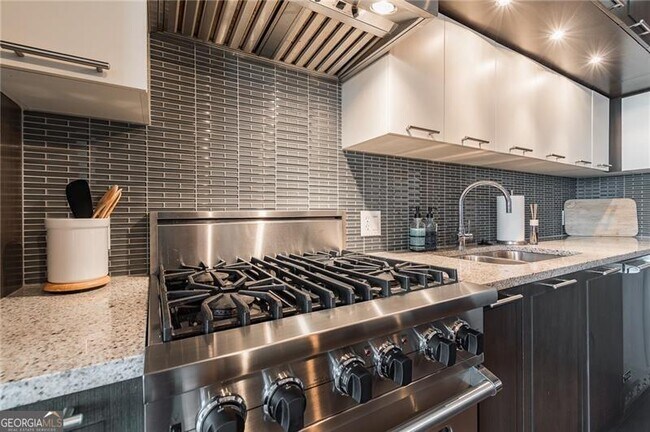 Photo - 1820 Peachtree St NW Unidad 1111