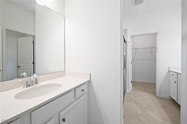 Building Photo - 2616 Vine Ave Rental