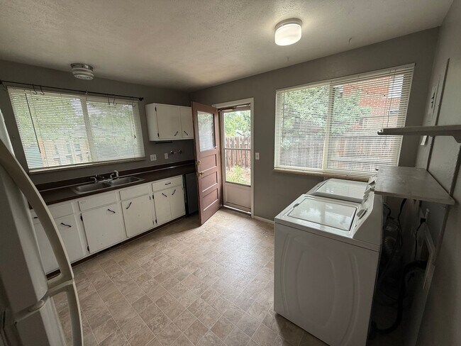 Photo - 640 S 40th St Unidad 640