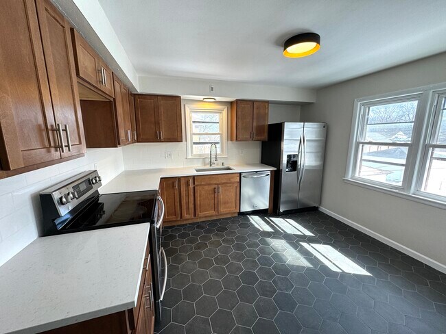 Photo - 8627 W Burleigh St