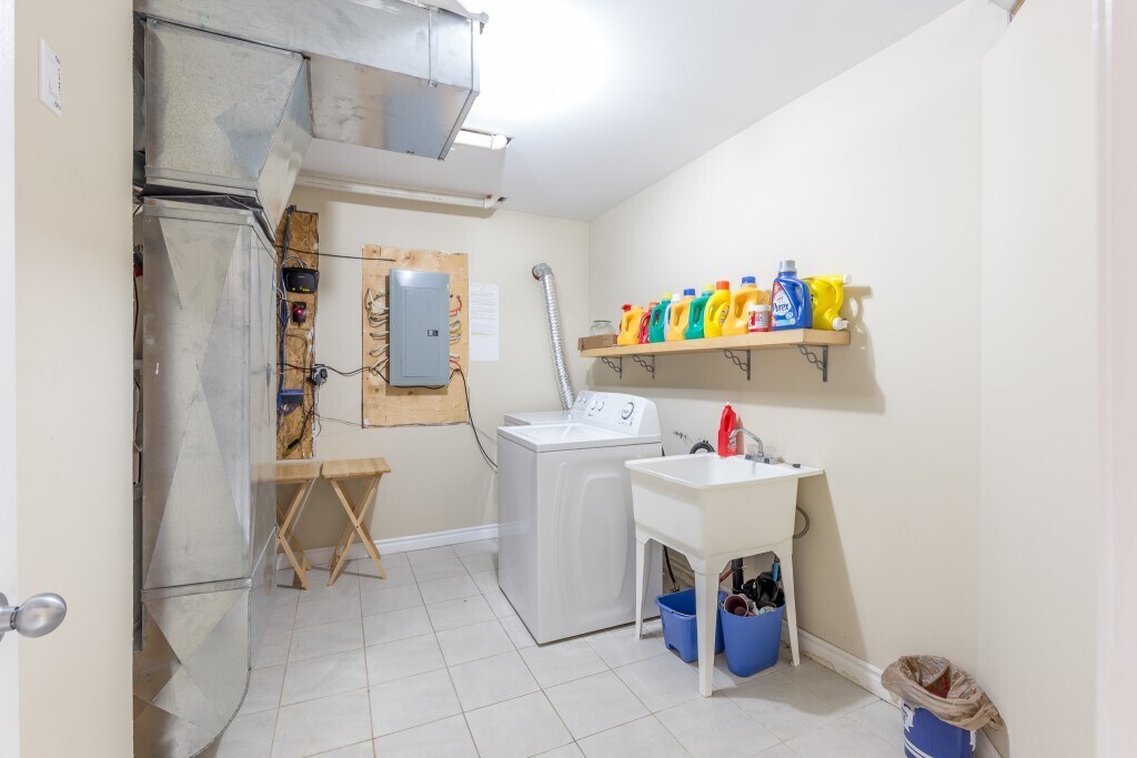 Photo - 700 Bridge Av